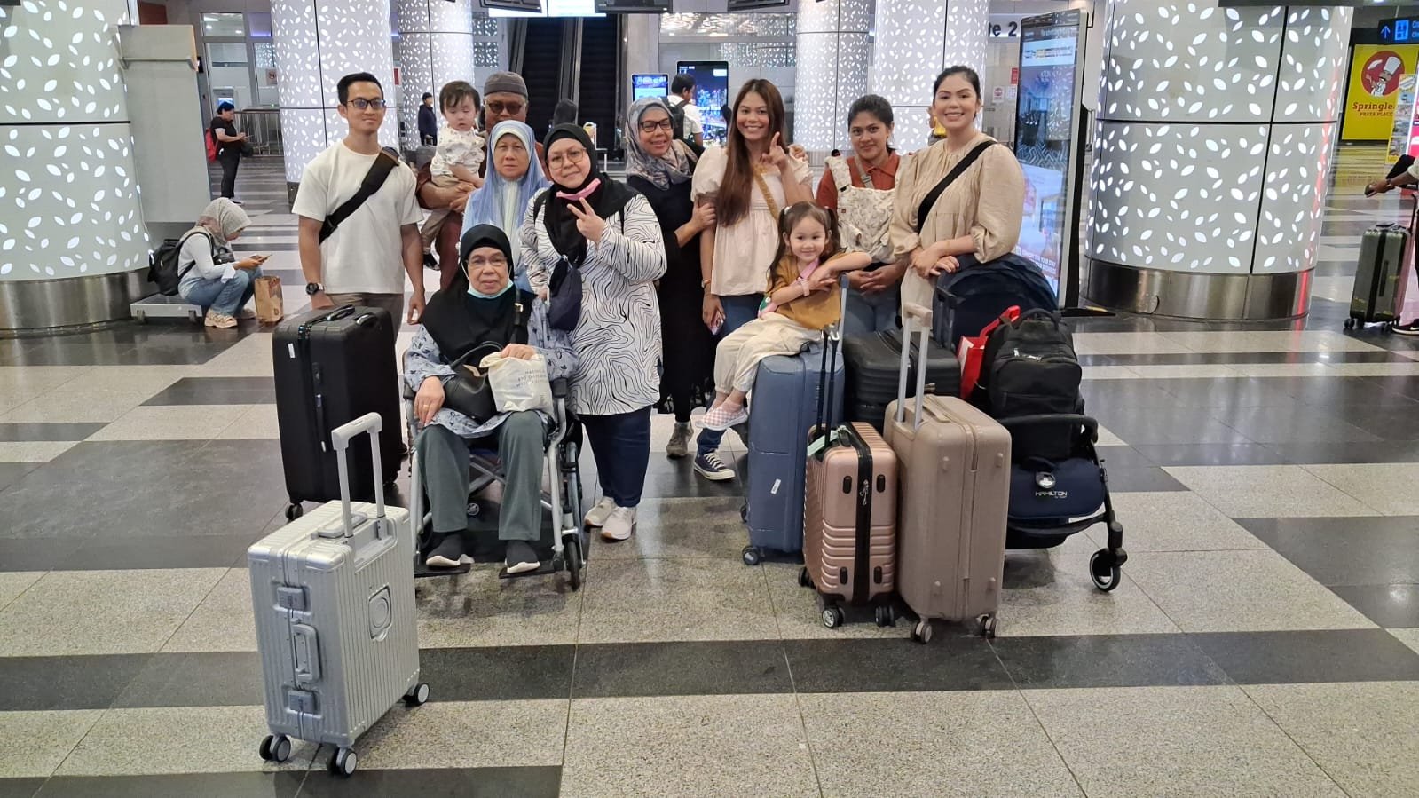 Guest Batam Travel Holiday