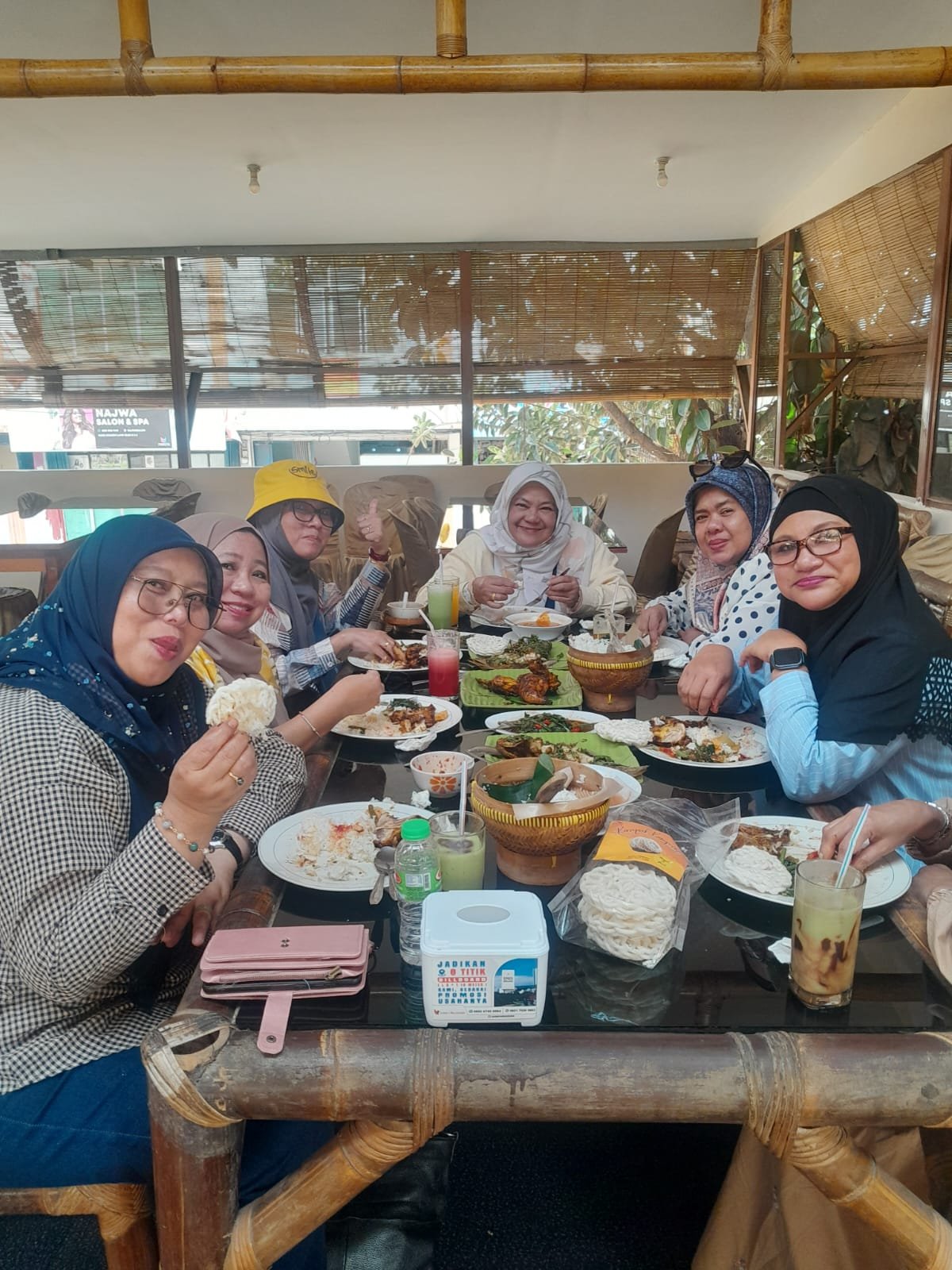 Guest Batam Travel Holiday